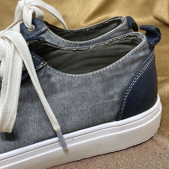 Roots Natural Comfort and Health Cap Toe Sneakers - Picture 11 of 14